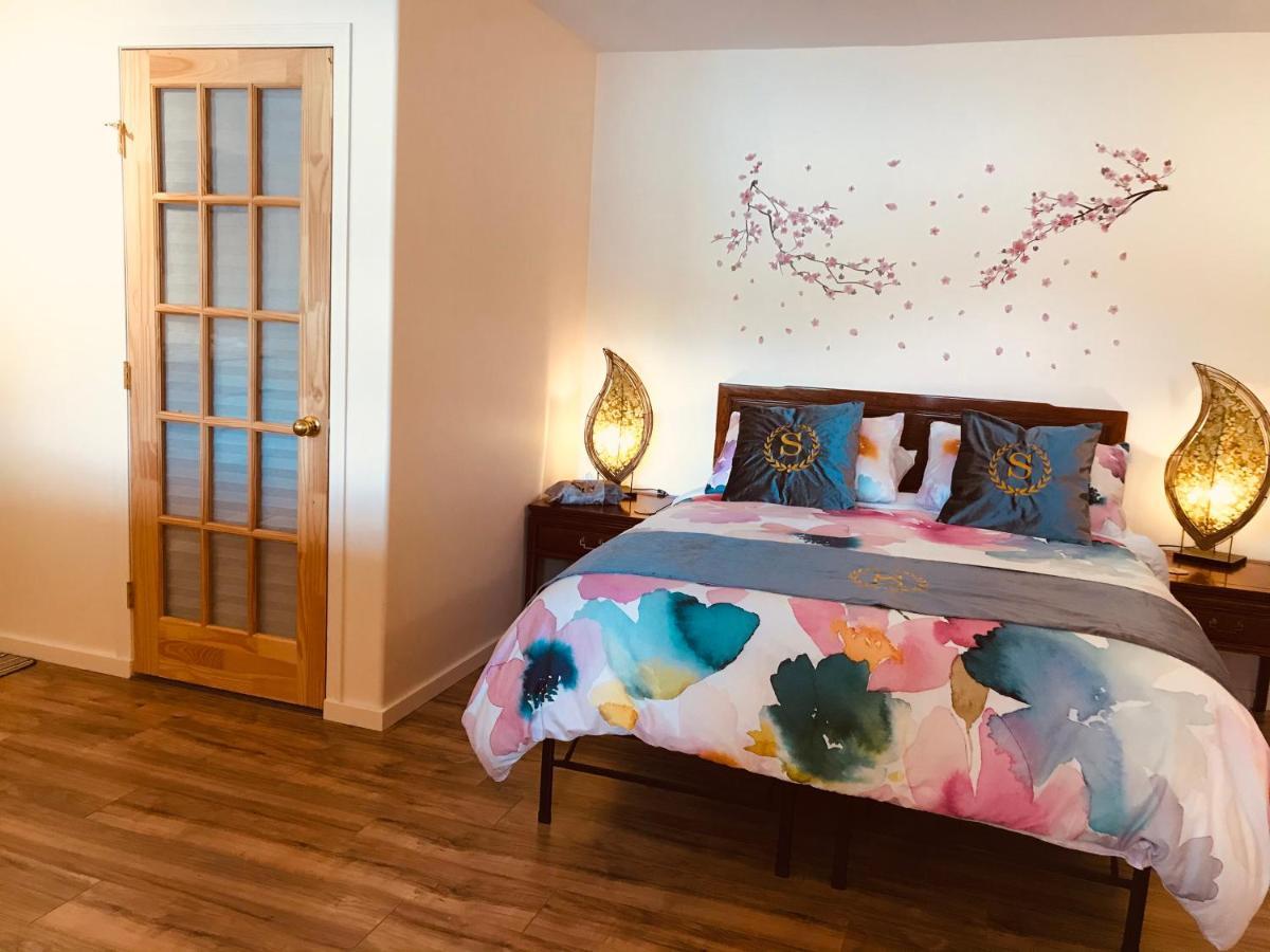 Shangrila Waterfront Vacation Home Bedwell Harbour エクステリア 写真
