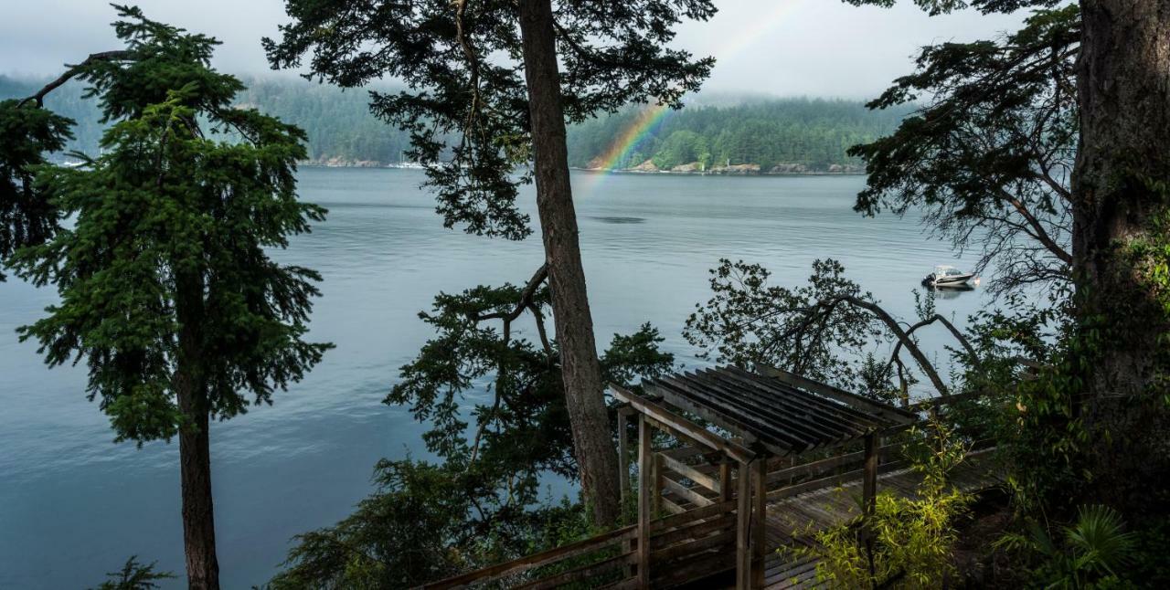 Shangrila Waterfront Vacation Home Bedwell Harbour エクステリア 写真